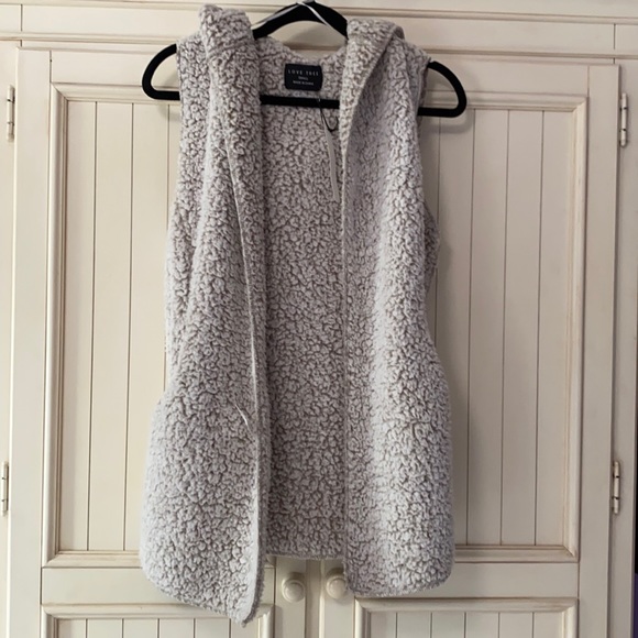 NWT Hooded Sherpa Vest - Picture 1 of 4
